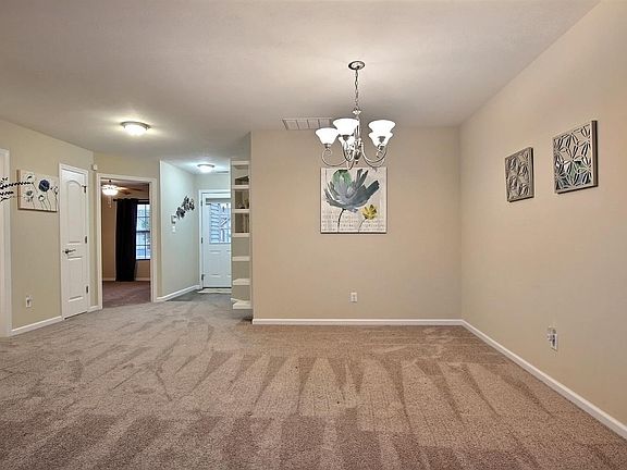 5th image of 916 Rockwell Ln