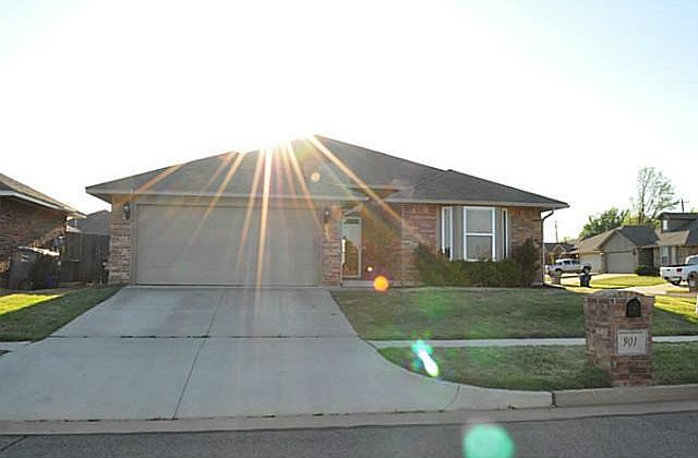 1st image of 901 Harvest Dr