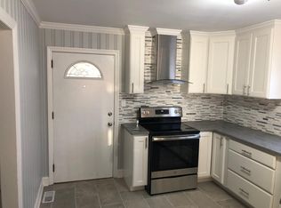 104 Royal Ln, Clinton, NC 28328
