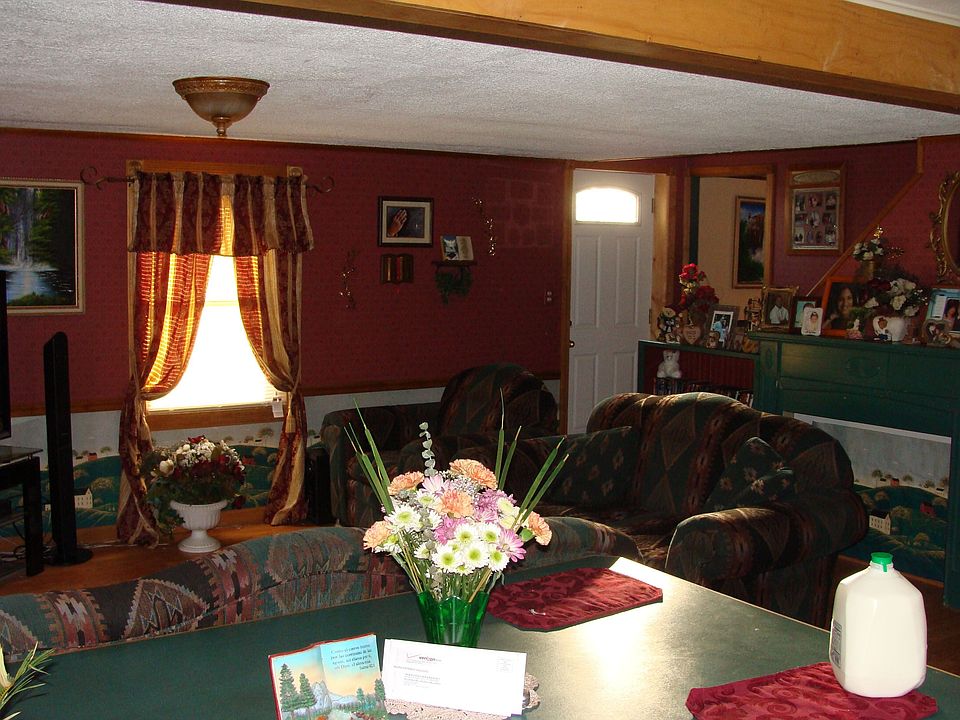 2nd image of 4 Johnson Ln