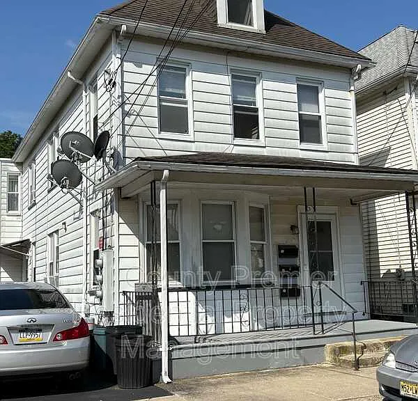4 Henshaw Ct #2 — Photo 1