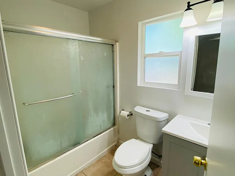 1168 E Lexington Ave — Photo 17