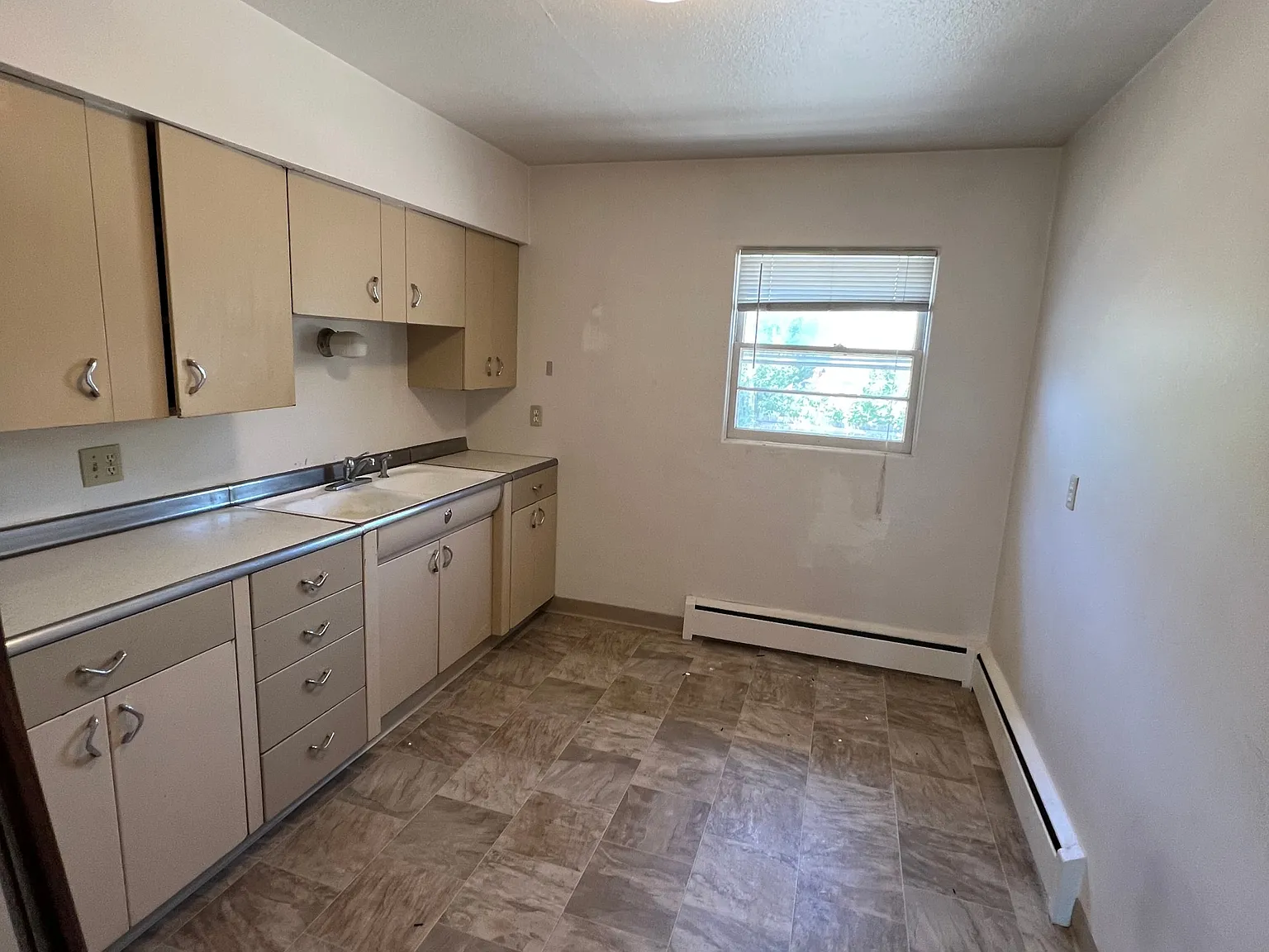 2 bed, $695 — Photo 3