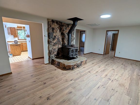 3rd image of 9633 Brooks Ln SE