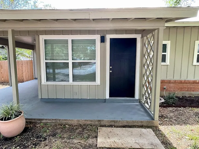7509 Delafield Ln — Photo 3