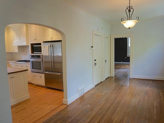 4th image of 743 E 41st St