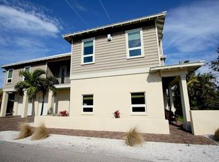 7700 Bayshore Dr, Treasure Island, FL 33706