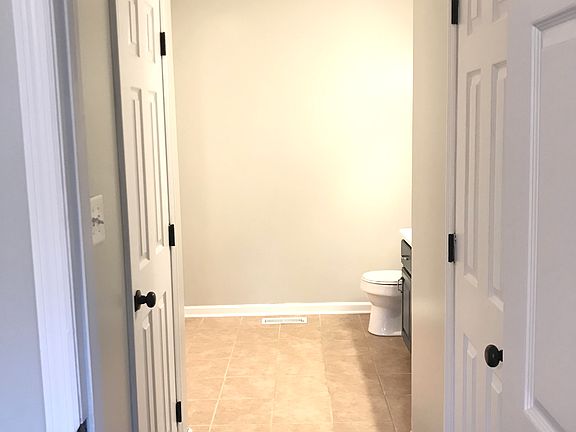 3rd image of 40 Shoals Paradise Dr