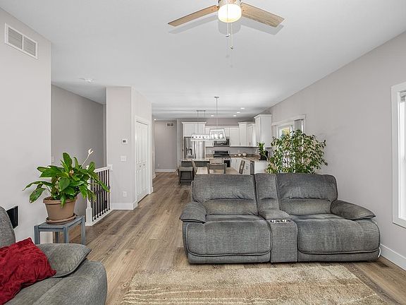 4th image of 51974 Tall Pines Dr
