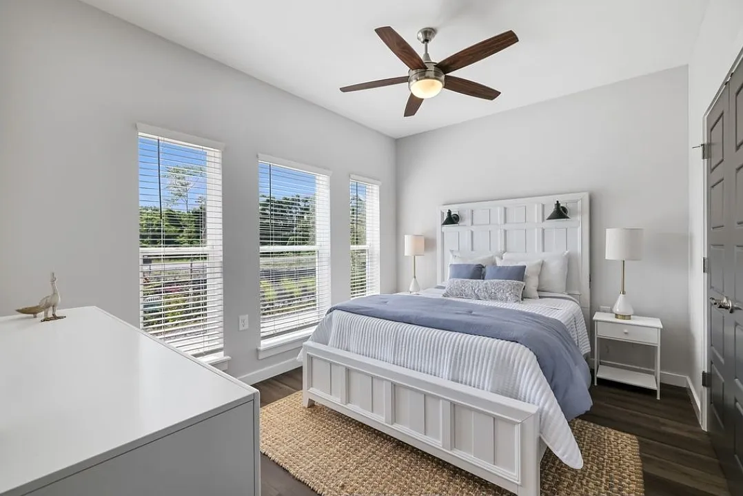 3 bed, 3.5 bath, 1832 sqft, $2,599 — Photo 4