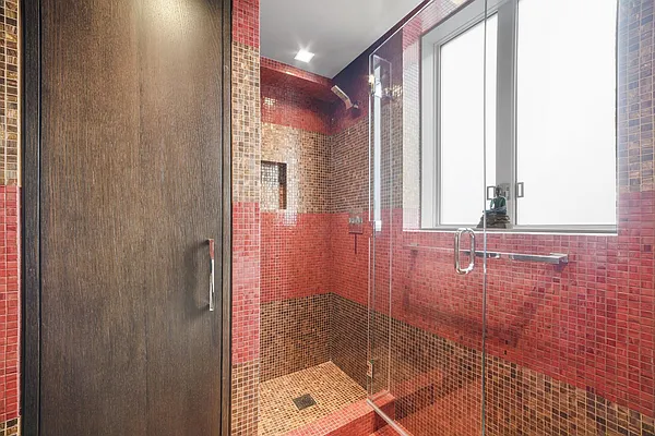 Sold by Nest Seekers International | media 29