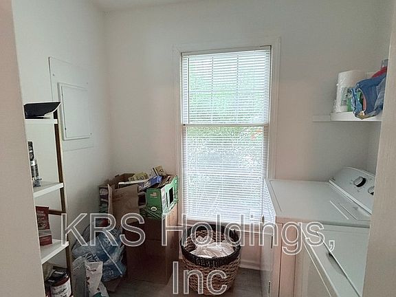 5th image of 815 Edwards St #B