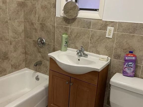 3rd image of 3947 59th St