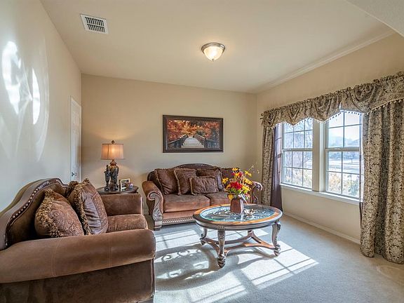 4th image of 1321 Villa Paloma Blvd