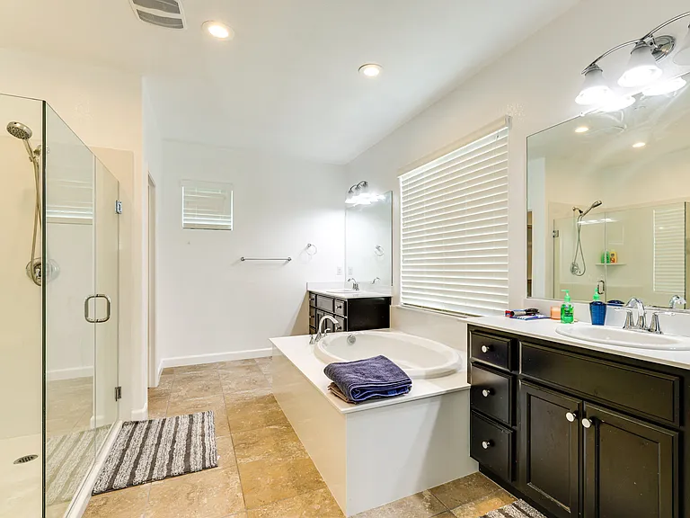 564 E Marcello Ave — Photo 11
