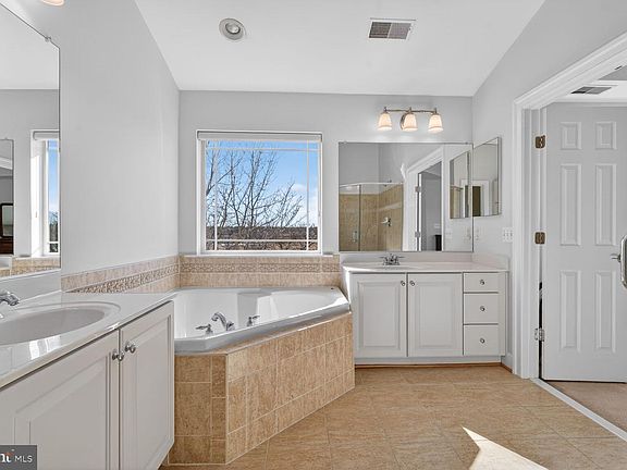 4th image of 2804 Persimmon Pl #D3
