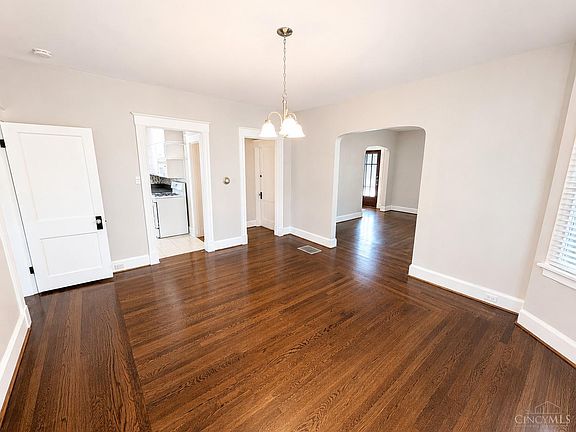 5th image of 3827 Millsbrae Ave