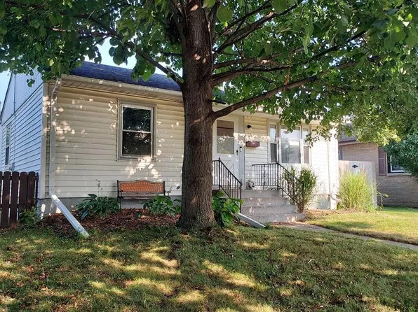1405 15th AVENUE, South Milwaukee, WI 53172