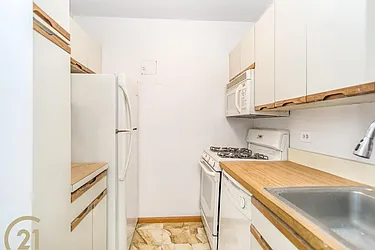 Rented by Century 21 Metropolitan