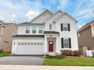 395 S Pointe Ave, South Elgin, IL 60177