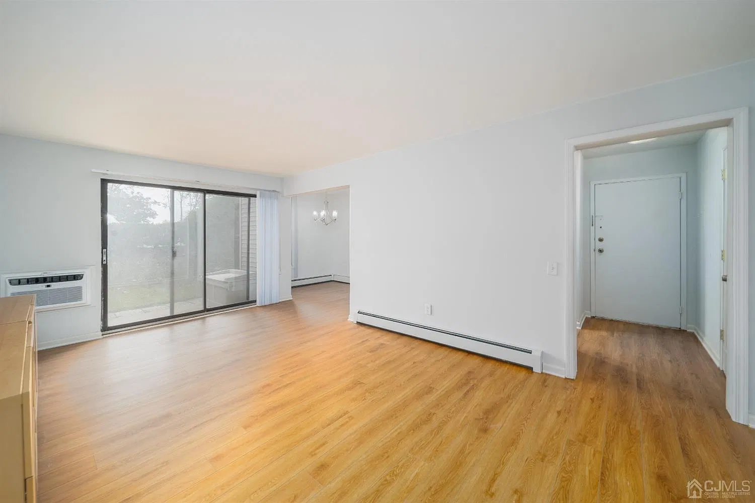 1 bed, 1.0 bath, $1,925 — Photo 2