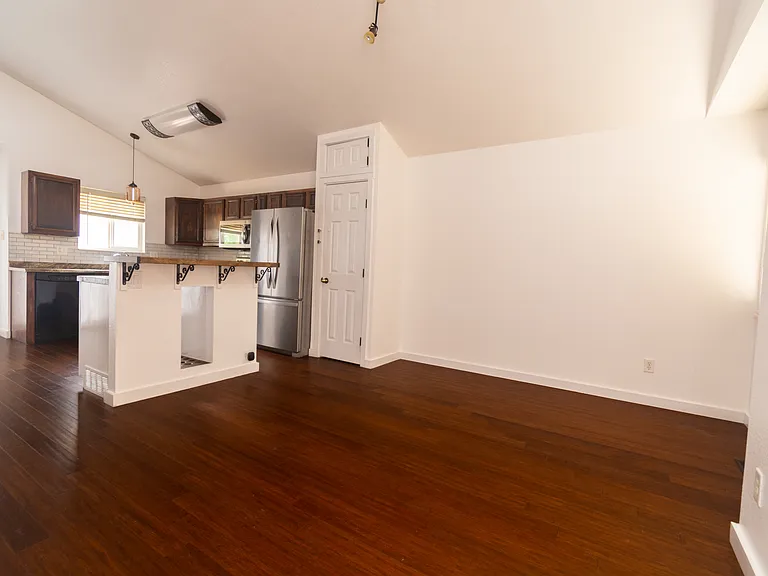 1395 Roseville Dr — Photo 8