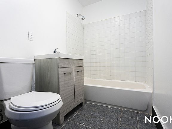 3rd image of 1085 Willoughby Ave #304