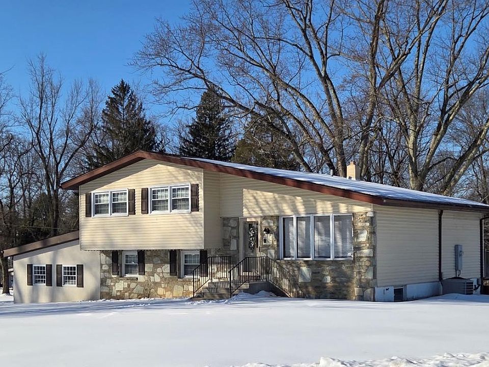 1st image of 84 Upland Dr
