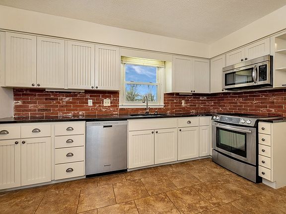 5th image of 5390 NW 66th Ave