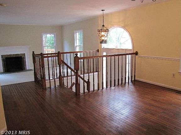 3rd image of 7418 Salford Ct