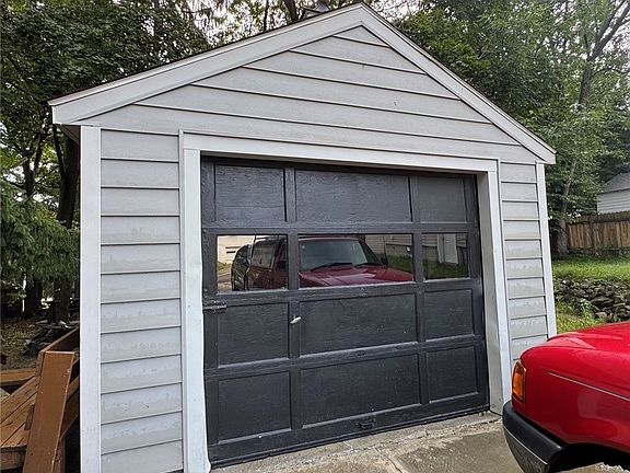 3rd image of 1303 Big Falls Ave