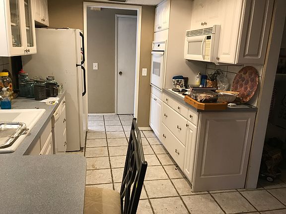 2nd image of 3301 Point East Dr