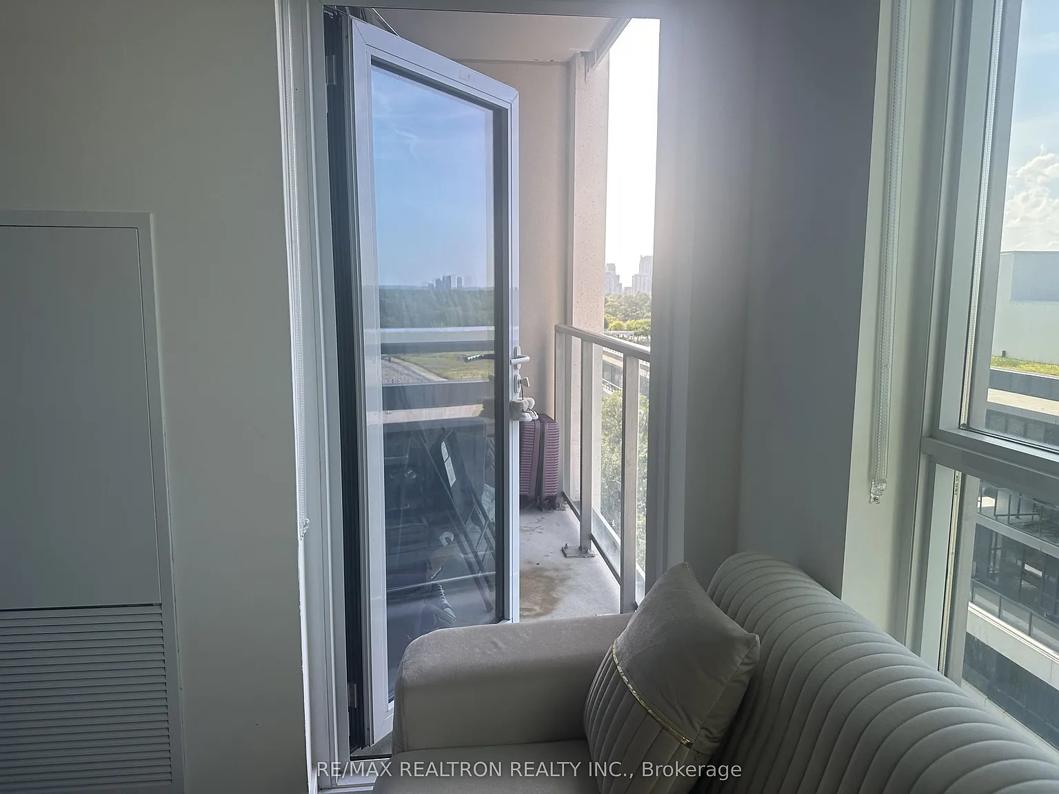 1 bed, $2,400 — Photo 2