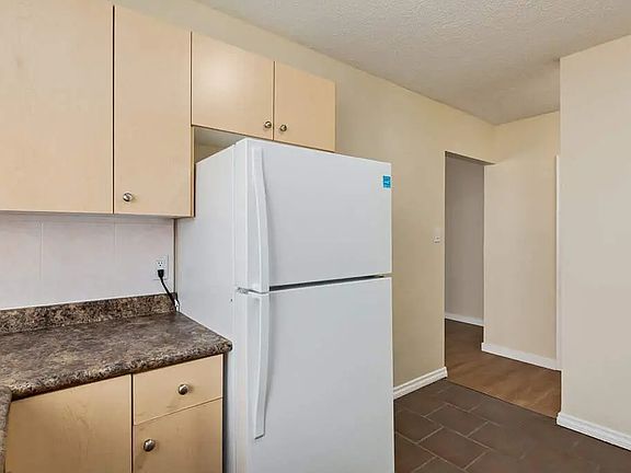 4th image of 10637 105th St NW #204