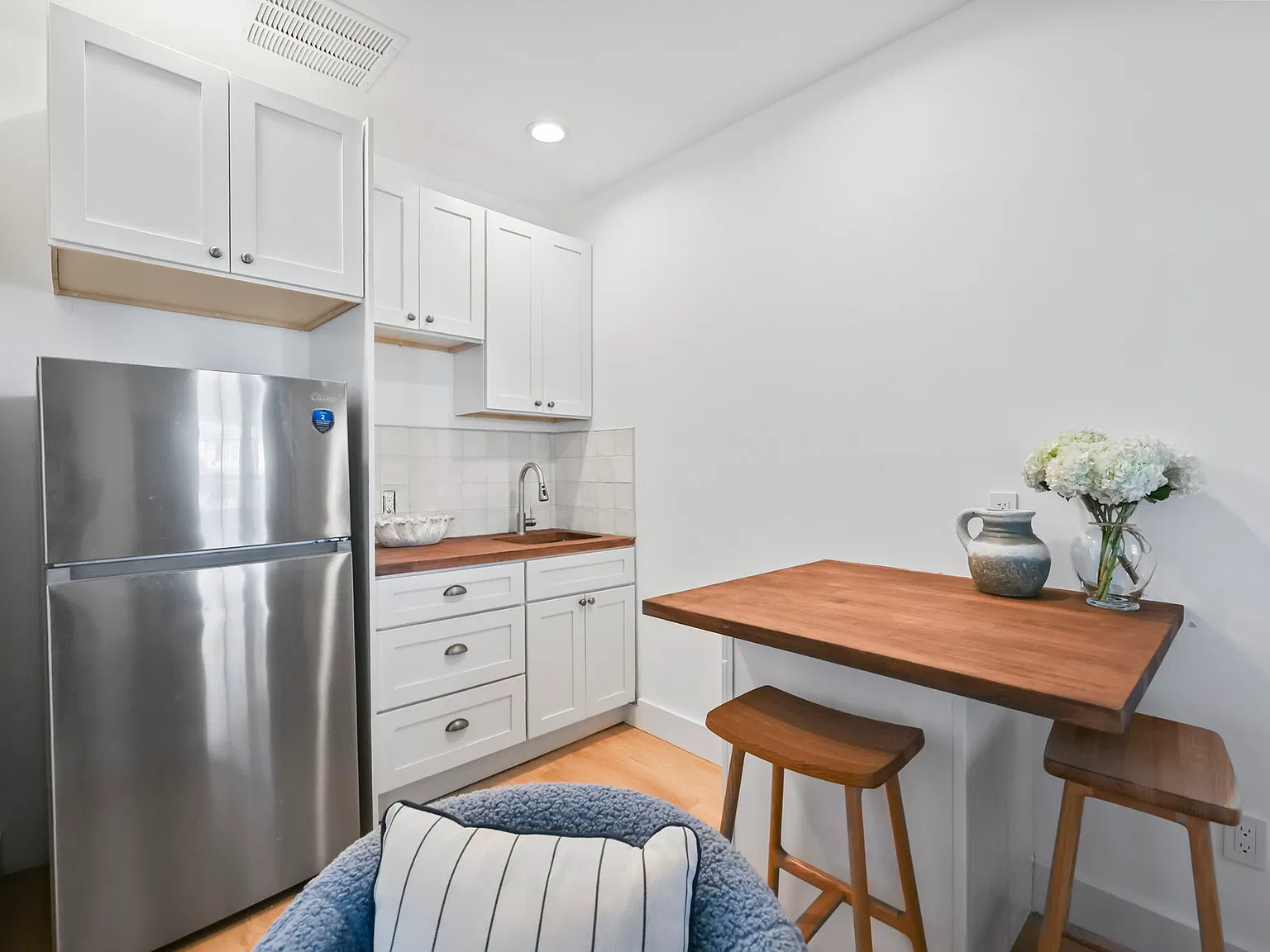 1 bed, 400 sqft, $2,850 — Photo 2