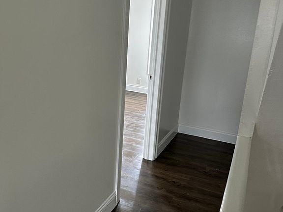 5th image of 116 Sutter Ave #2