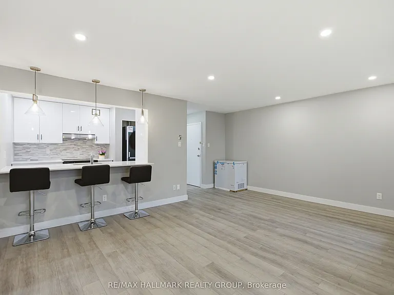 218 Viewmount Dr #216 — Photo 5
