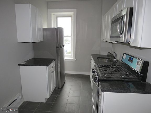 3rd image of 5045 Pulaski Ave #2