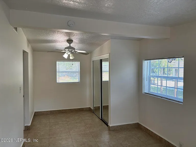 1824 Brookview Dr S — Photo 9