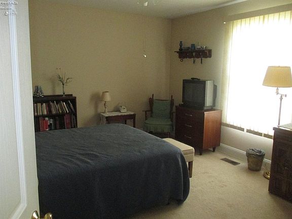 4th image of 1710 Courtney Ln