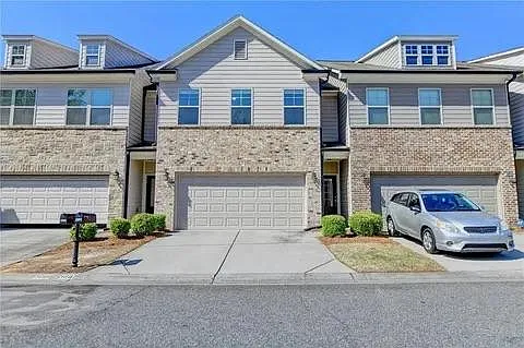 Building Photo - 3002 Cedar Glade Ln NE #3002