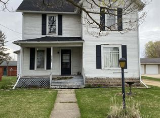 721 Logan St, Lena, IL 61048