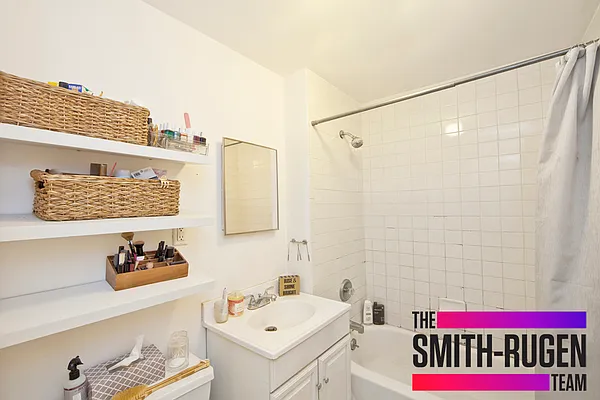 Rented by R New York | media 28