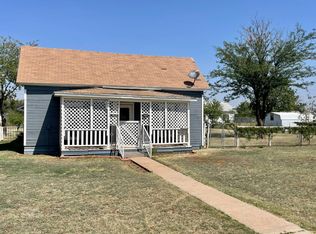 404 W 14th St, Quanah, TX 79252