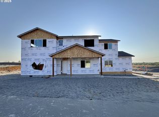901 NE Laurel Springs Dr, Hermiston, OR 97838