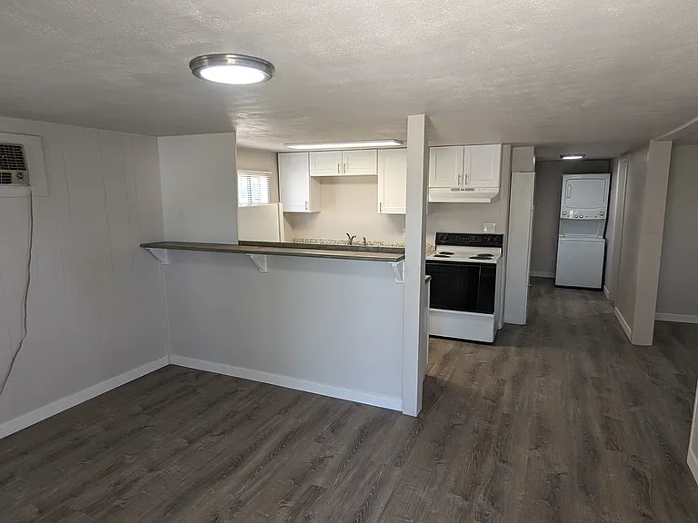 1002 S Junction Ave — Photo 8