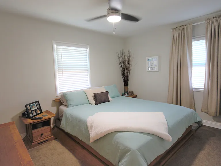 698 Patricia Ln — Photo 16