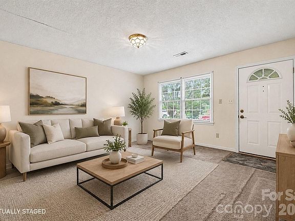 3rd image of 808 Floyd Ln