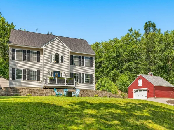 8 Lancelot Road, Farmington, NH 03835