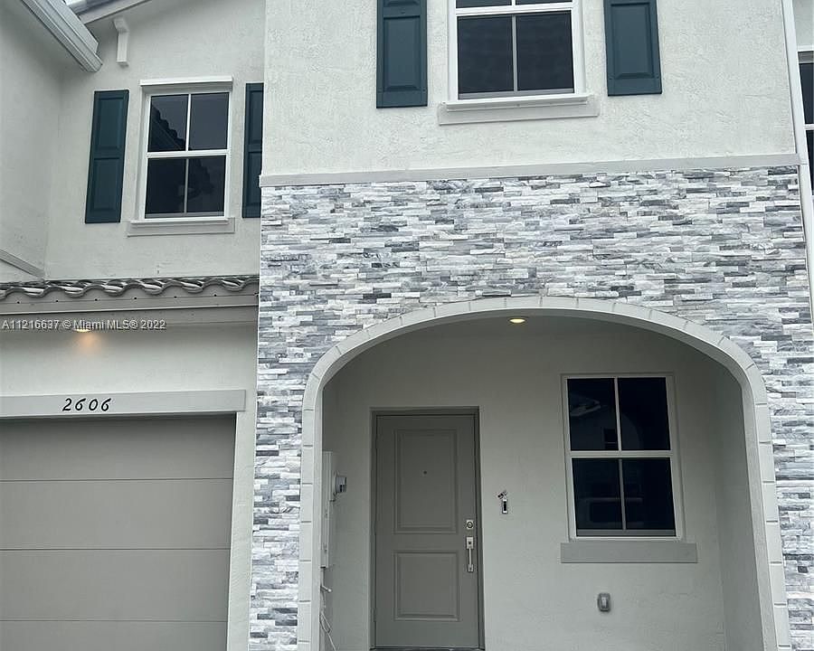 1st image of 2606 SE 11th St #2606